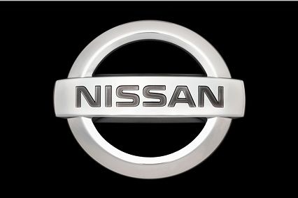 Nissan đã quyết định thay đổi logo của mình từ 3D sang 2D, mang lại sự thanh lịch và tinh tế hơn cho thương hiệu của mình. Với việc thay đổi này, Nissan đã trở thành một ví dụ điển hình cho những thương hiệu khác theo đuổi xu hướng đơn giản và hiện đại trong thiết kế logo.